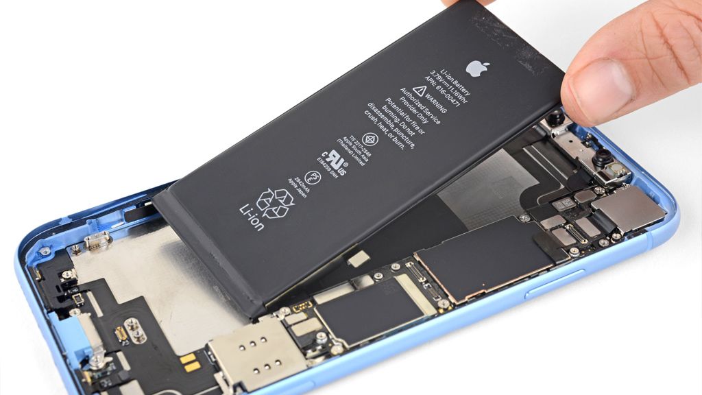 تعویض باتری آیفون 11 تعویض باتری آیفون 11