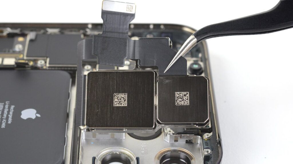 تعویض دوربین آیفون اس ای 2022