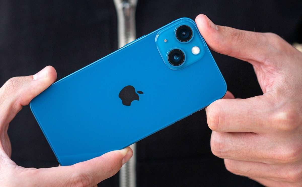 تعویض دوربین آیفون 13 مینی