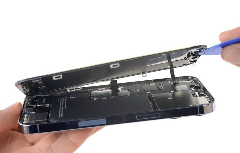 تعویض دوربین آیفون 13 پرو